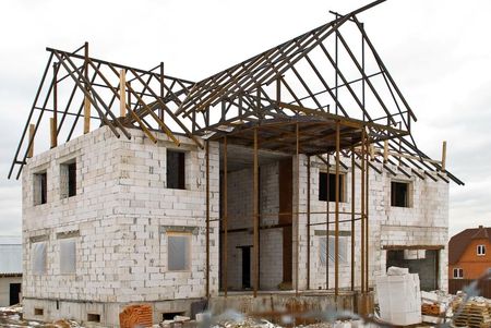 Будівництво будинку: вибираємо матеріали Будівництво будинку: вибираємо матеріали